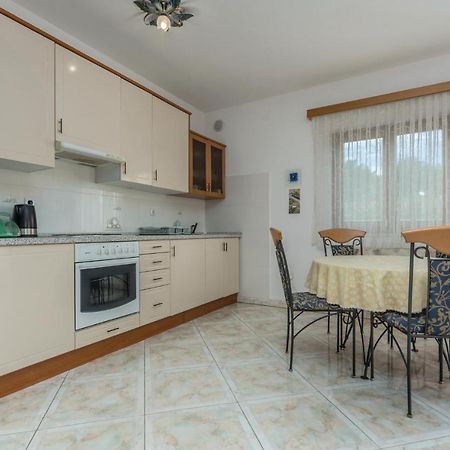 Amazing Apartment In Zambratija With 2 Bedrooms And Wifi Exterior foto